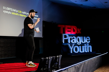 Setkání v Terminálu 1 Na půl cesty? 11. ročník TEDxPragueYouth hýřil osobními příběhy, průraznými myšlenkami a nevšední atmosférou